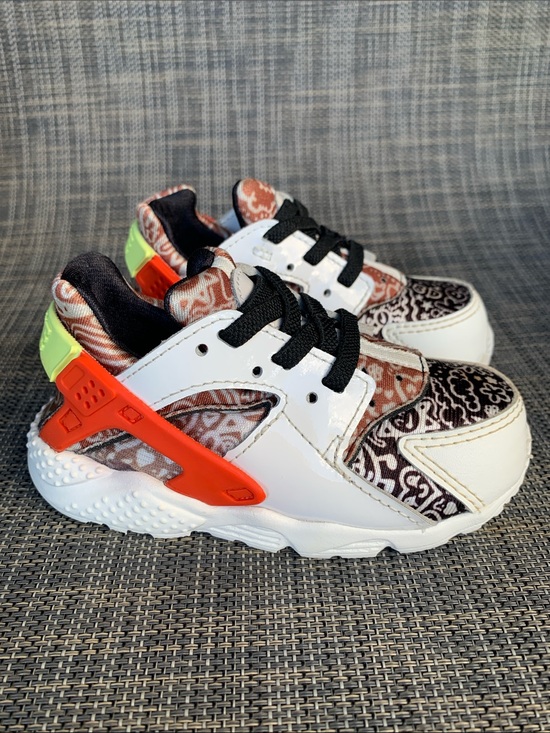 Nike Other - Nike Huarache Run SE "Doodle" sneakers summit white/picante red/black Toddler 7
